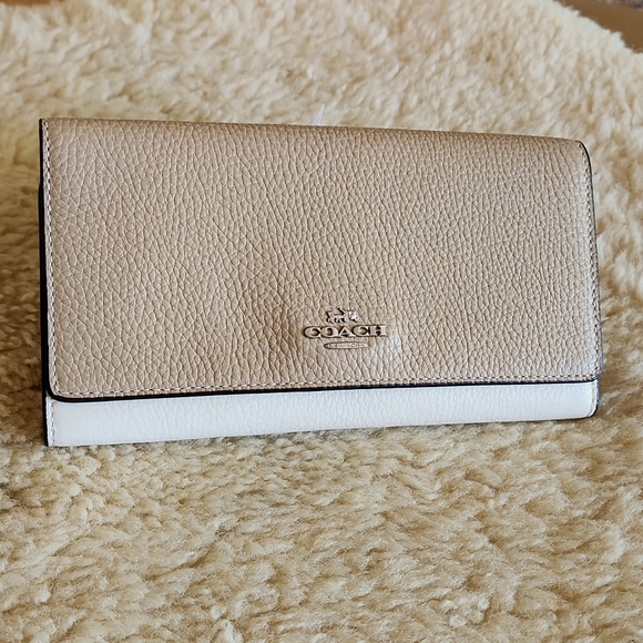 NWT Coach Sandy Beige Color Block Slim Tri-fold Leather Wallet 🤎🎁♥️ - Picture 2 of 16